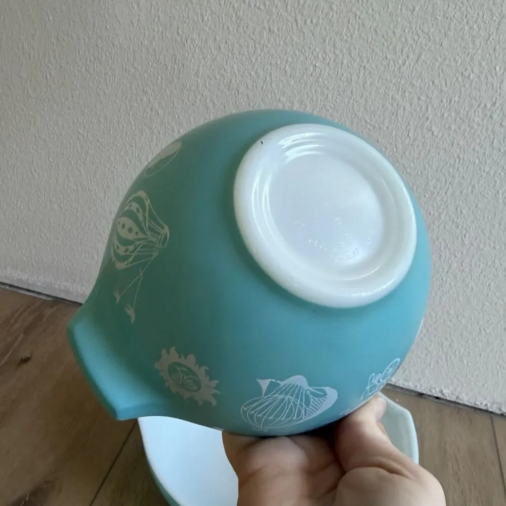 2 Vintage 1958 Pyrex Cinderella Hot Air Balloons Turquoise Batter Bowls